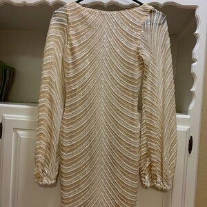 Chic Long-Sleeve Sequin Beaded Dress - Elegant and Sophisticated